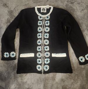 Storybook Knits Black Sweater White Crochet Flower Tourquise Beaded XS Granny